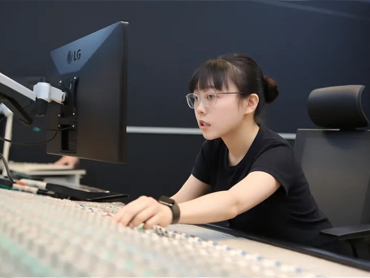 녹음·제작 과정 이미지